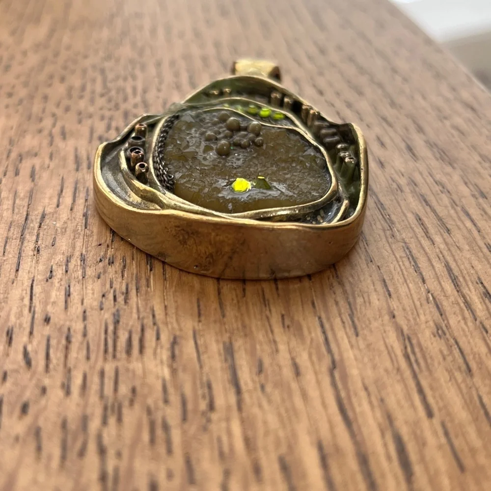 PENDANT Large Bronze Tone Metal Abstract Moss Green Lagenlook Statement Piece - Picture 8 of 12